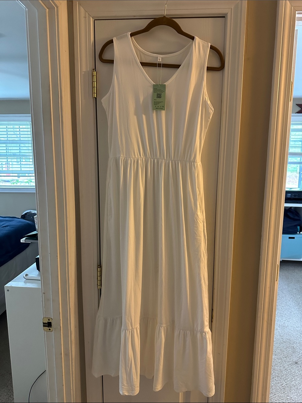 Women’s White Sleeveless Maxi Dress
